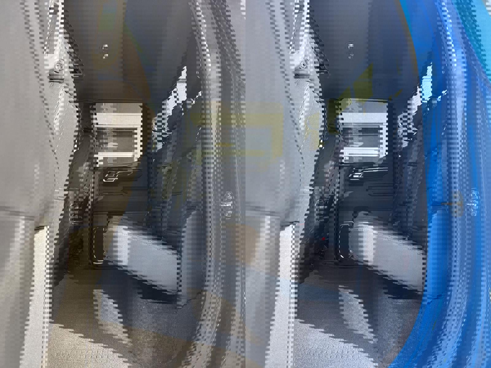 Used 2022 Chevrolet Silverado 1500 LTZ image 9