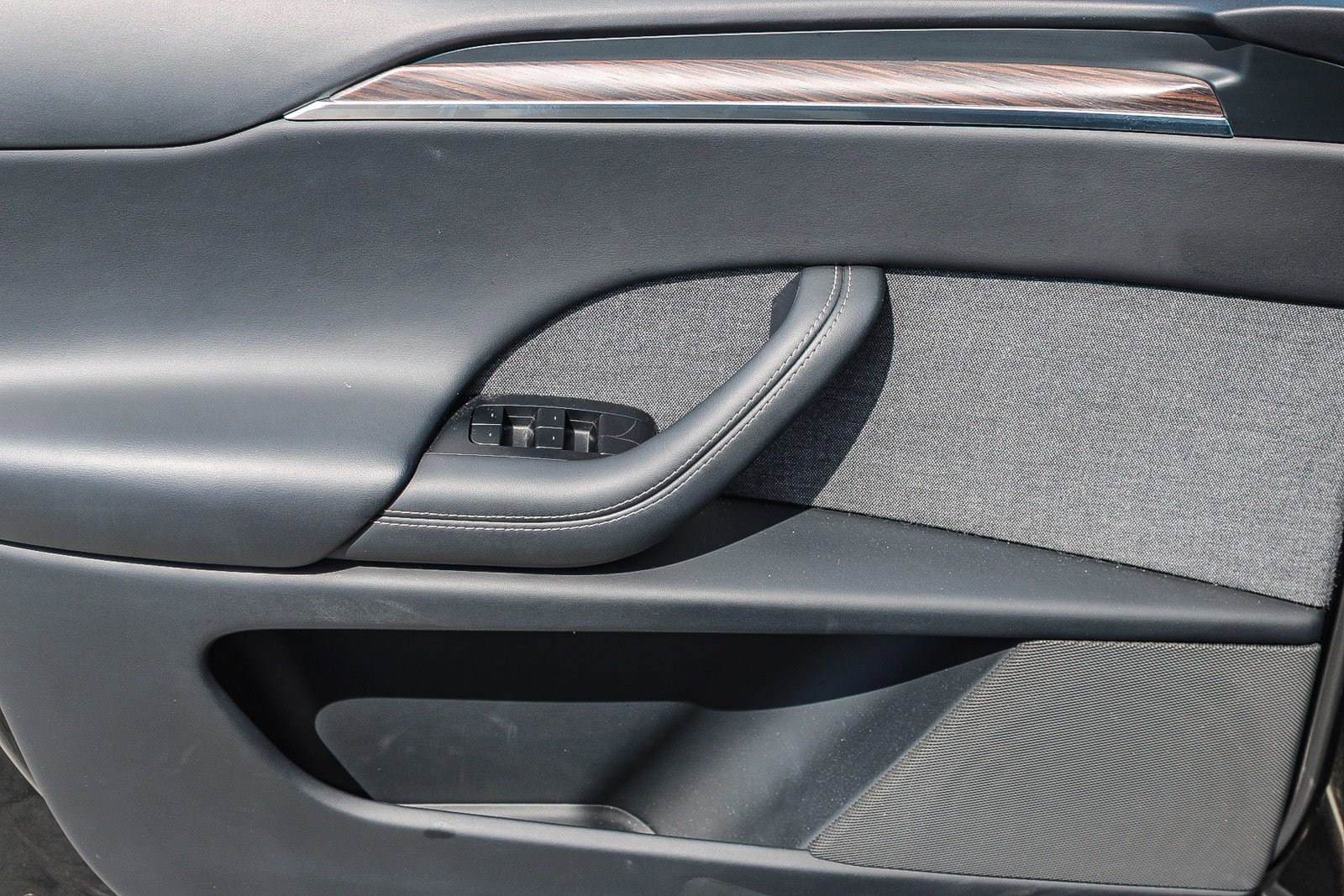 Used 2022 Tesla Model X image 21