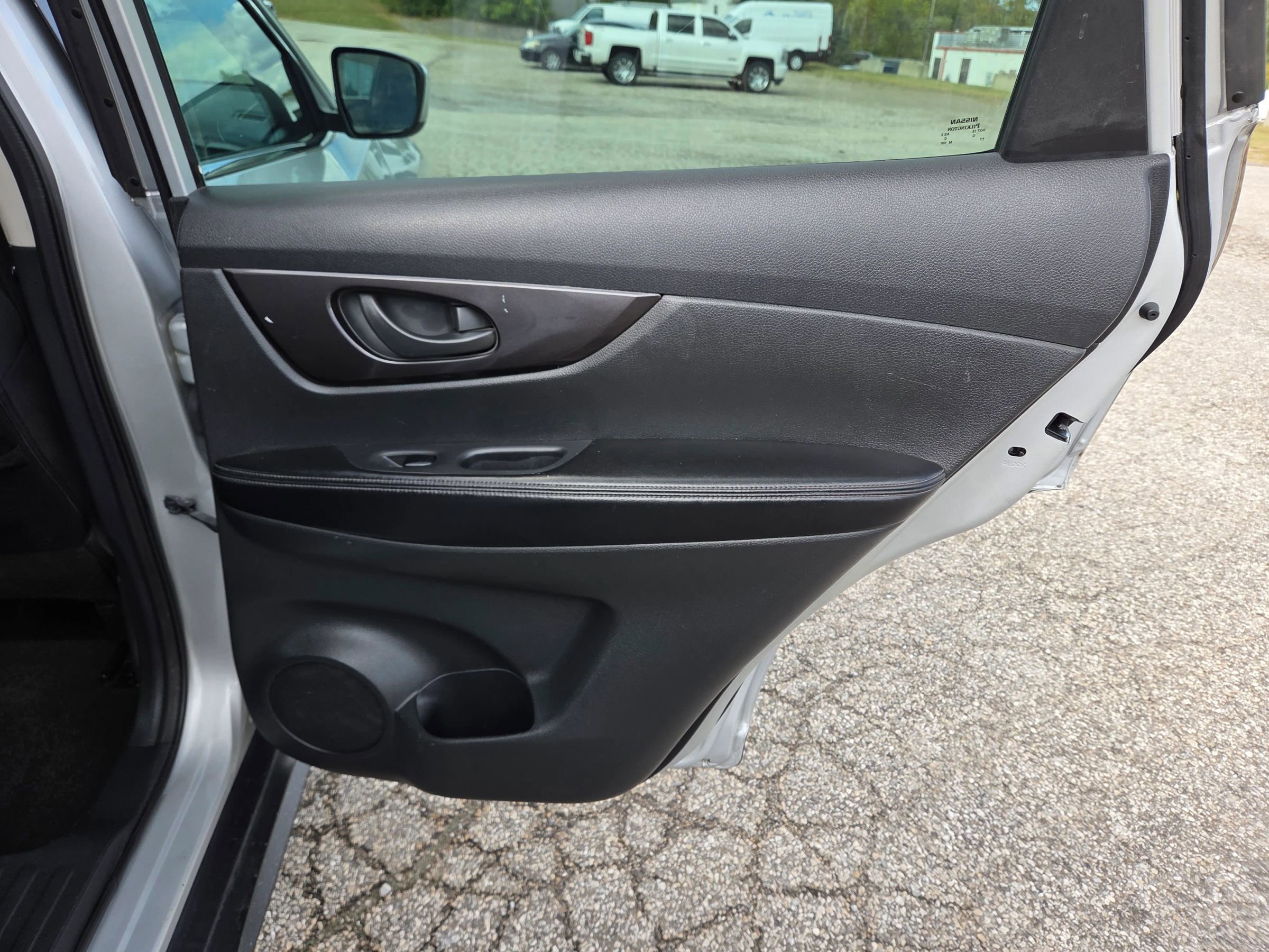 Used 2019 Nissan Rogue S FWD image 19