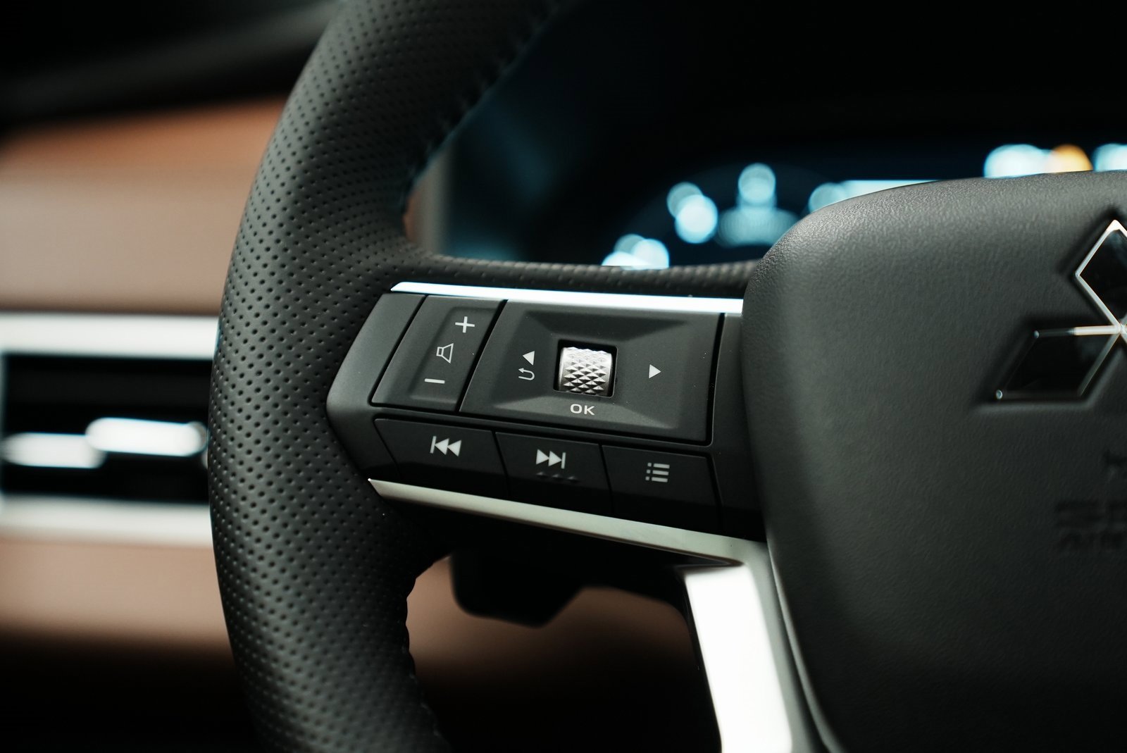 New 2025 Mitsubishi Outlander SEL image 27