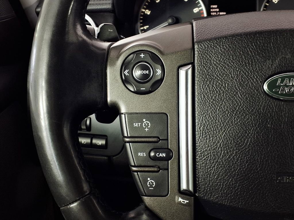 Used 2015 Land Rover LR4 HSE AWD/4WD image 21