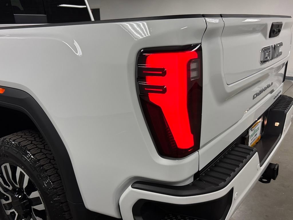 New 2026 GMC Sierra 2500 Denali Ultimate w/ Max Trailering Package image 15