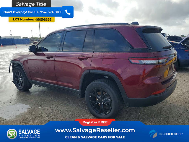 Used 2025 Jeep Grand Cherokee Laredo RWD image 3