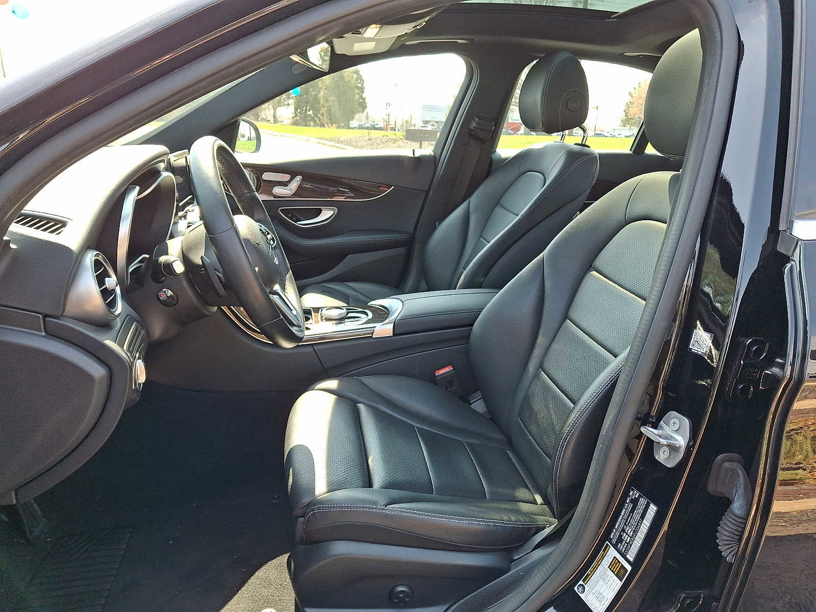 Used 2019 Mercedes-Benz C 300 4MATIC Sedan image 10