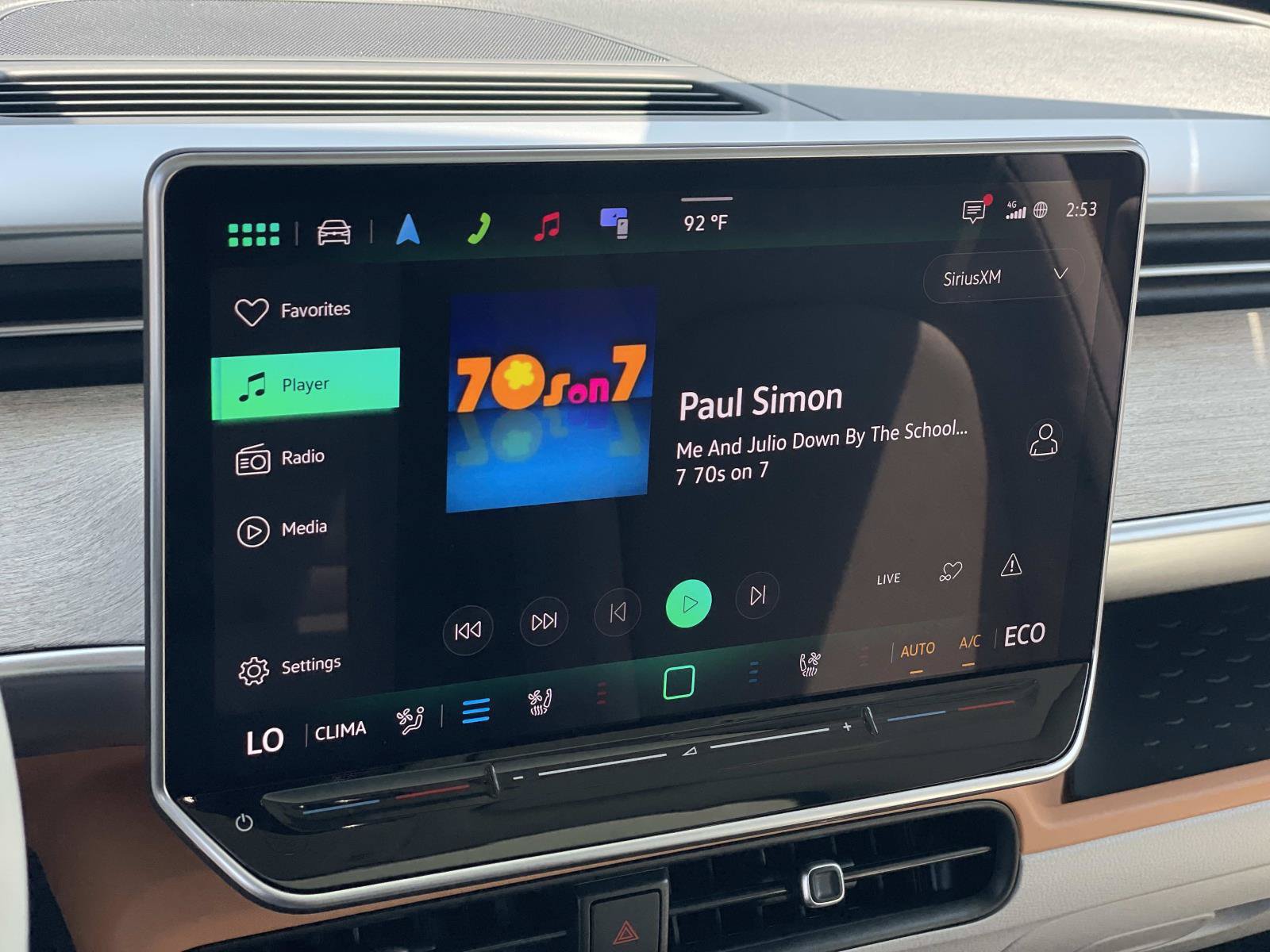 Certified 2025 Volkswagen ID. Buzz Pro S Plus AWD/4WD image 11