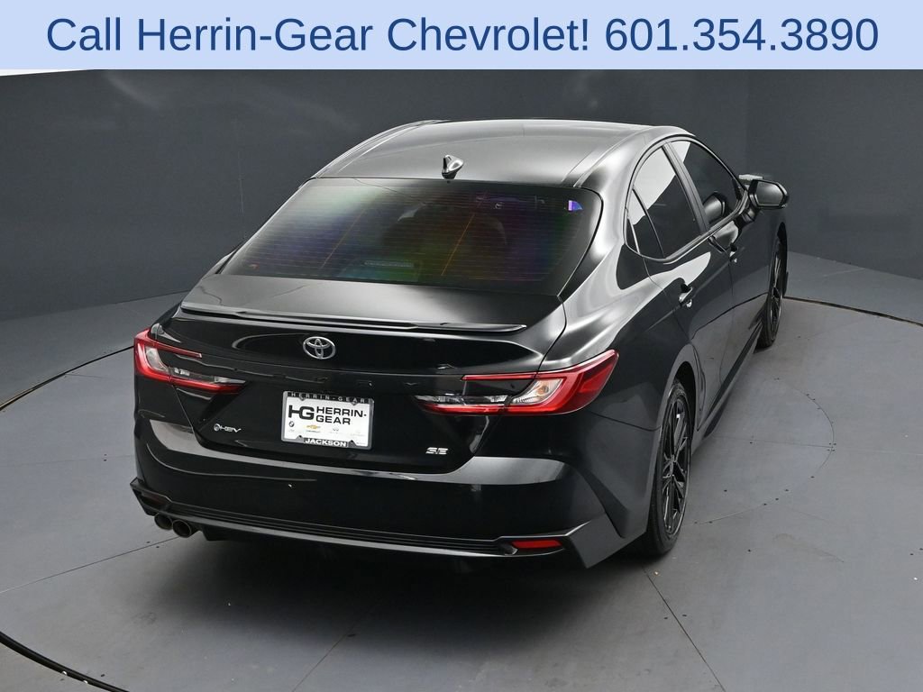 Used 2025 Toyota Camry SE image 35