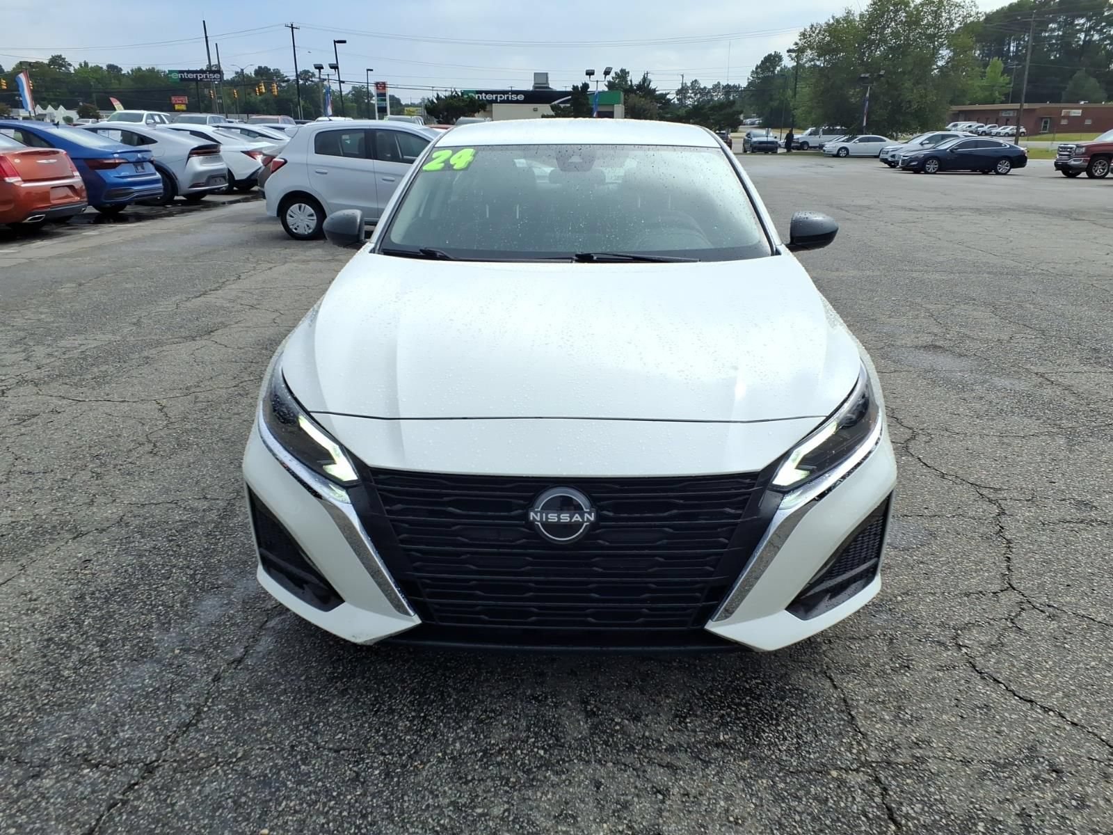 Used 2024 Nissan Altima 2.5 SV FWD image 8