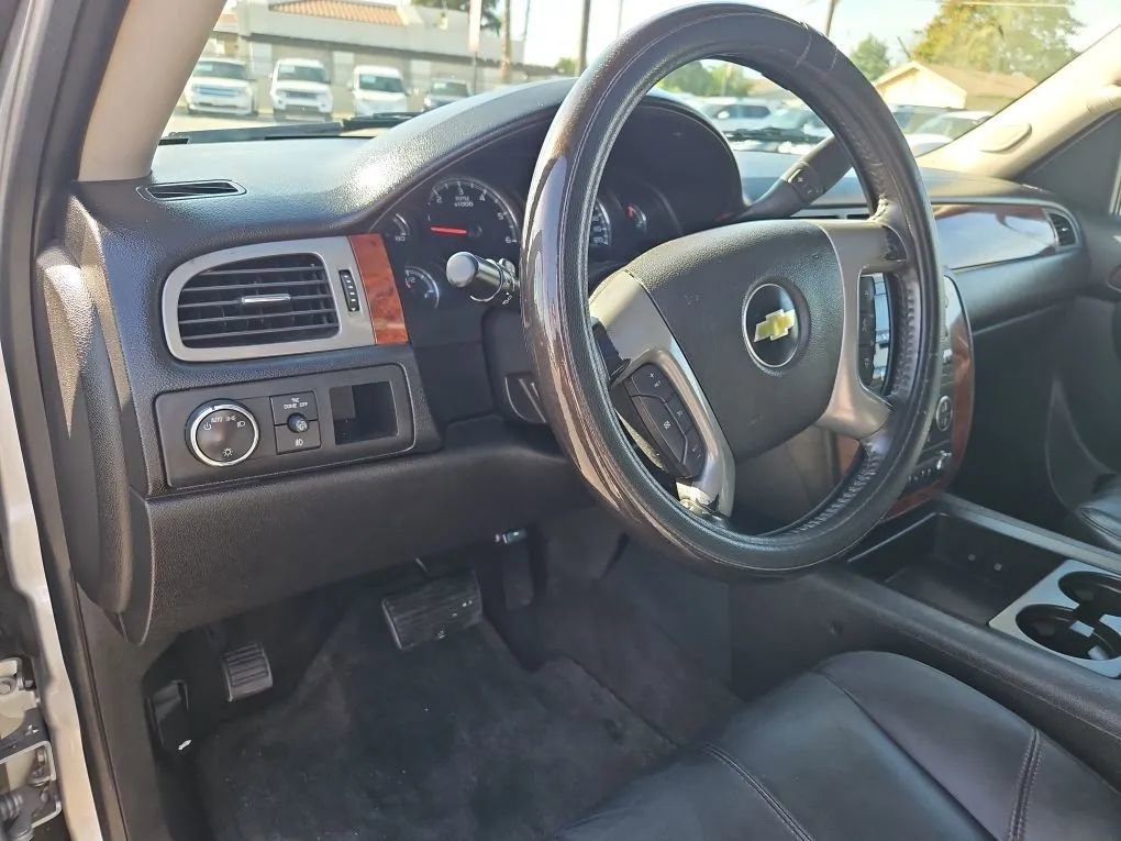 Used 2013 Chevrolet Avalanche LT w/ All-Star Edition image 35