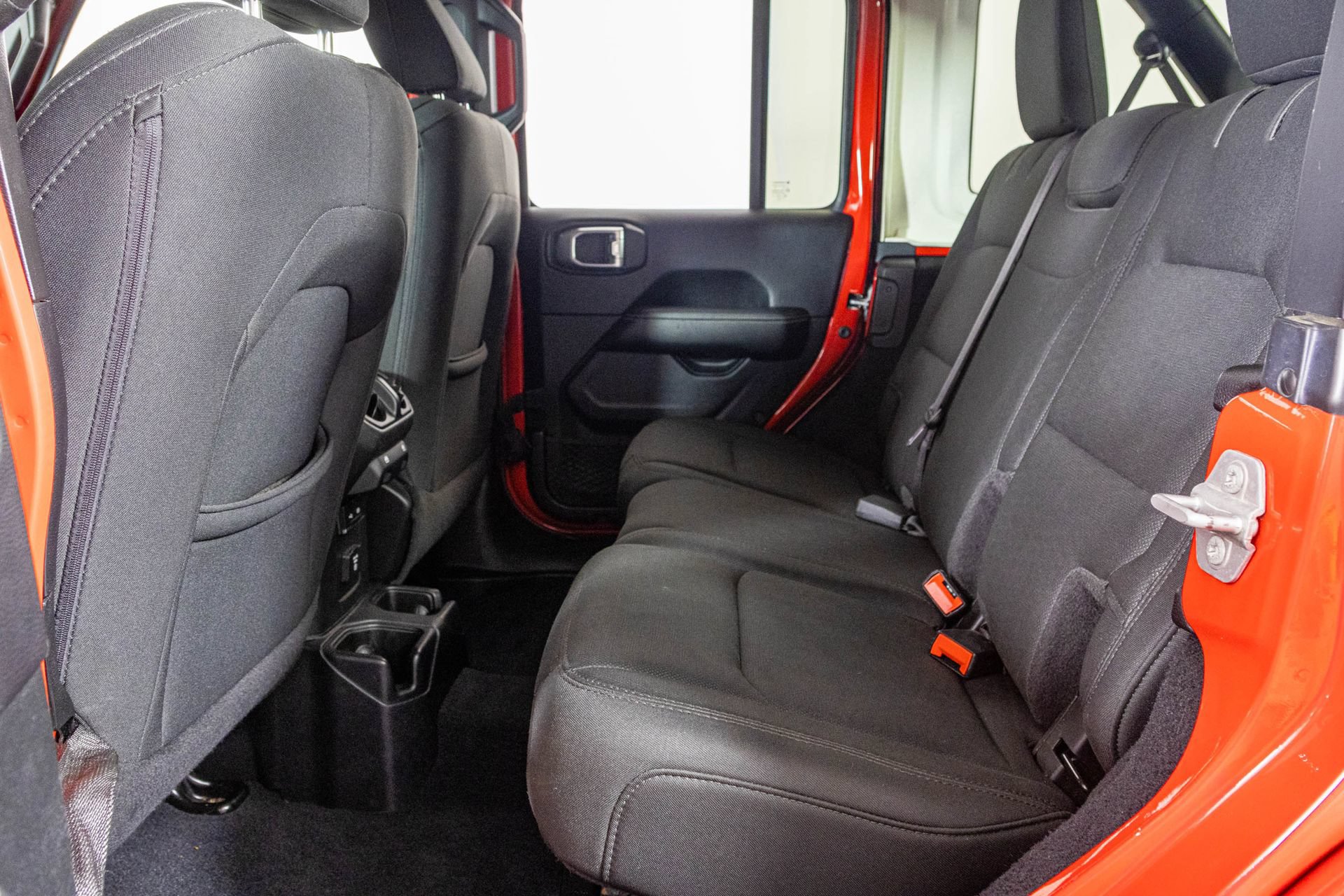 Used 2019 Jeep Wrangler Unlimited Sahara AWD/4WD image 36
