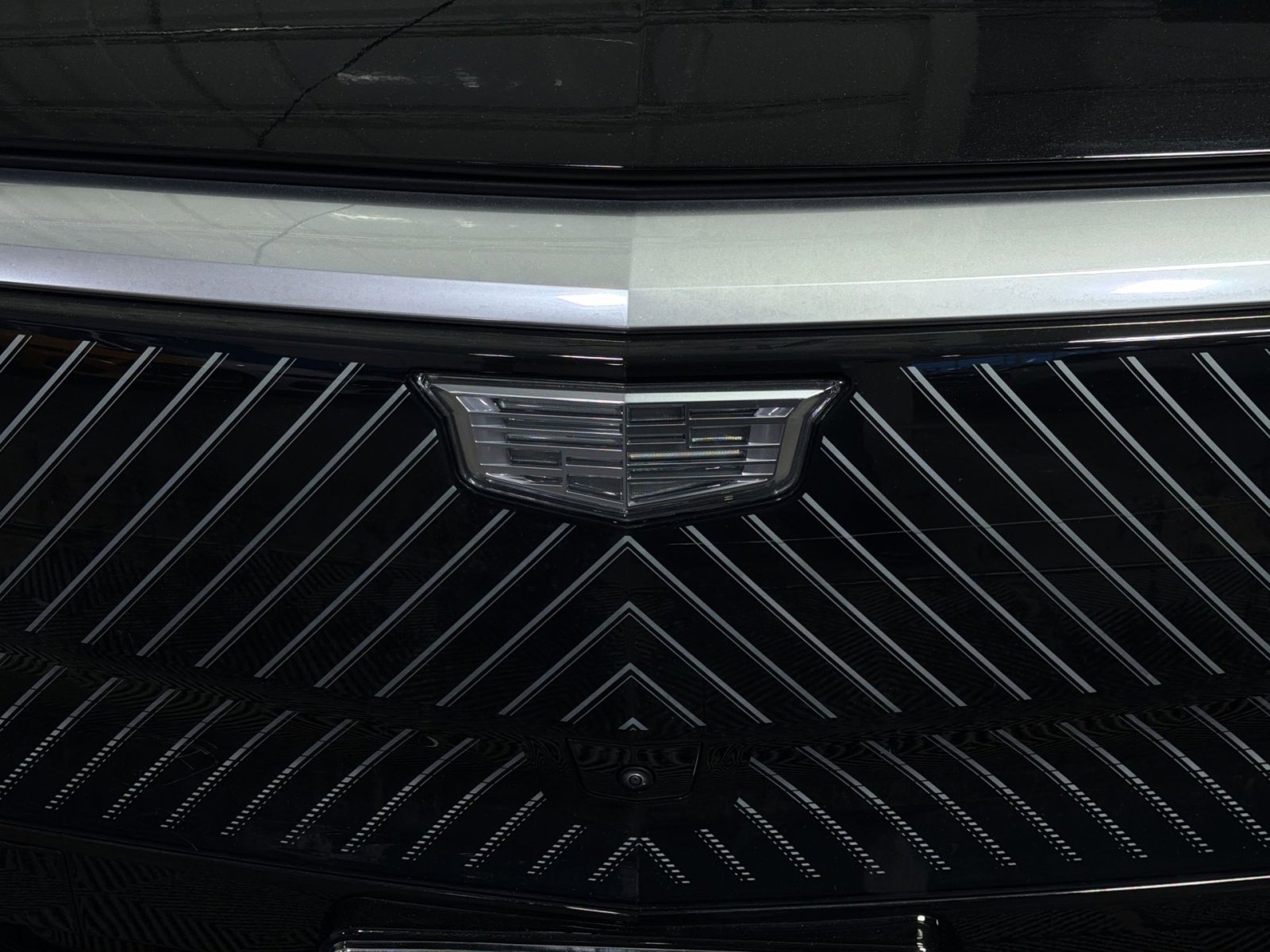 Used 2025 Cadillac Lyriq Luxury w/ LPO, Floor Liner Package AWD/4WD image 12