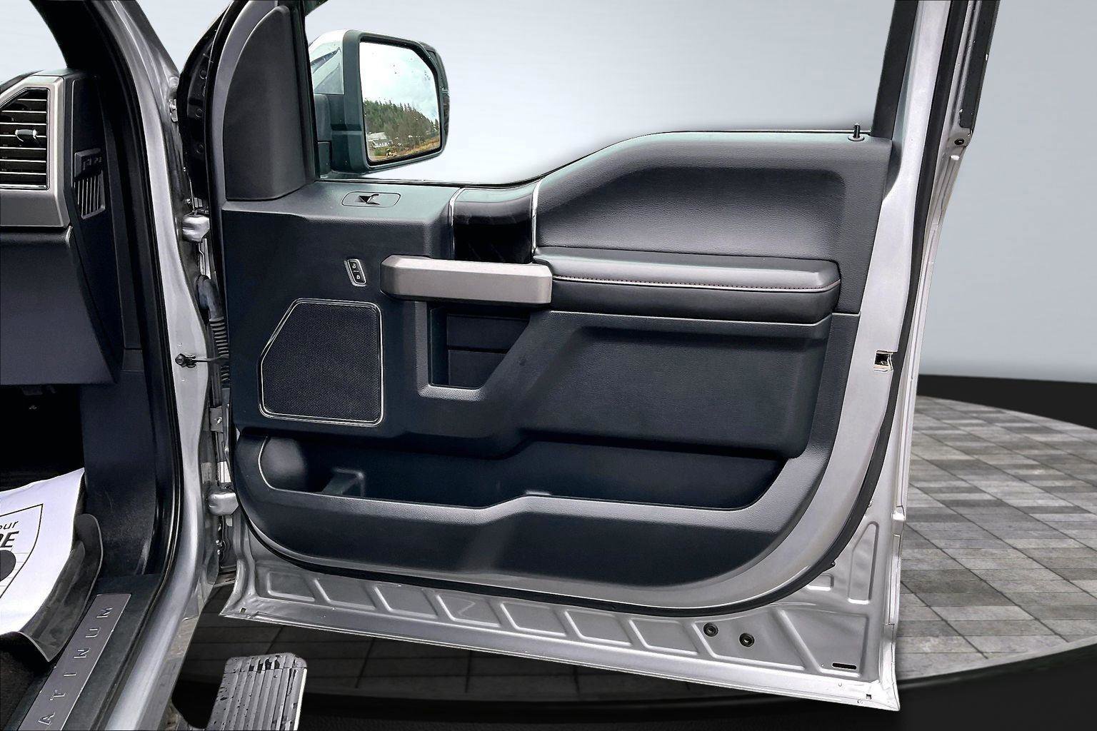 Used 2020 Ford F150 Platinum w/ Equipment Group 701A Luxury image 26