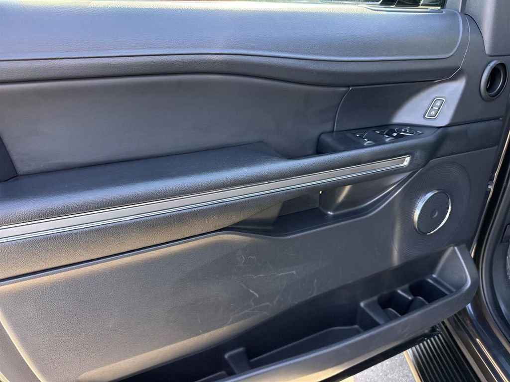 Used 2024 Ford Expedition Max XLT image 21