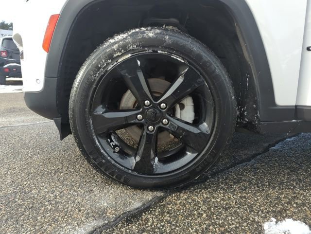 Used 2023 Jeep Grand Cherokee Limited w/ Luxury Tech Group II image 33