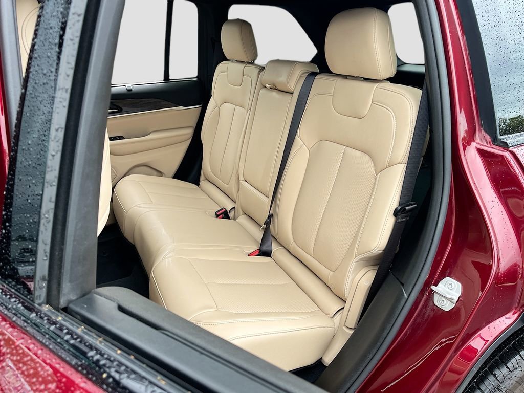 Certified 2025 Jeep Grand Cherokee Limited w/ Luxury Tech Group II image 24