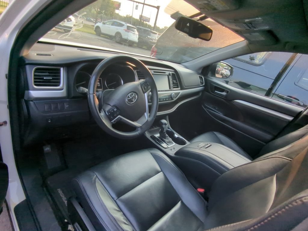 Used 2016 Toyota Highlander XLE AWD/4WD image 7