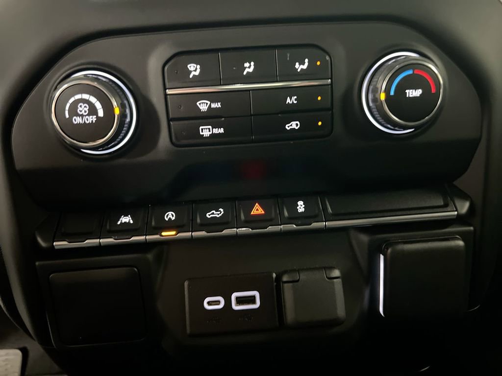 Used 2023 Chevrolet Silverado 1500 Custom image 16