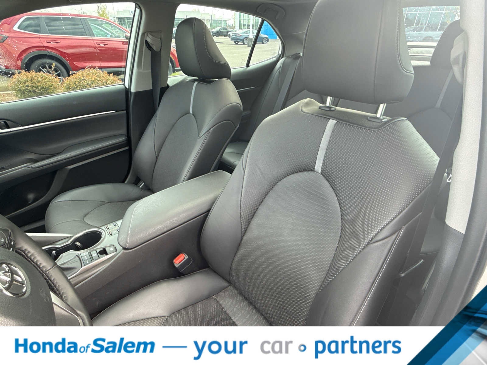 Used 2023 Toyota Camry XSE w/ Navigation Package image 11