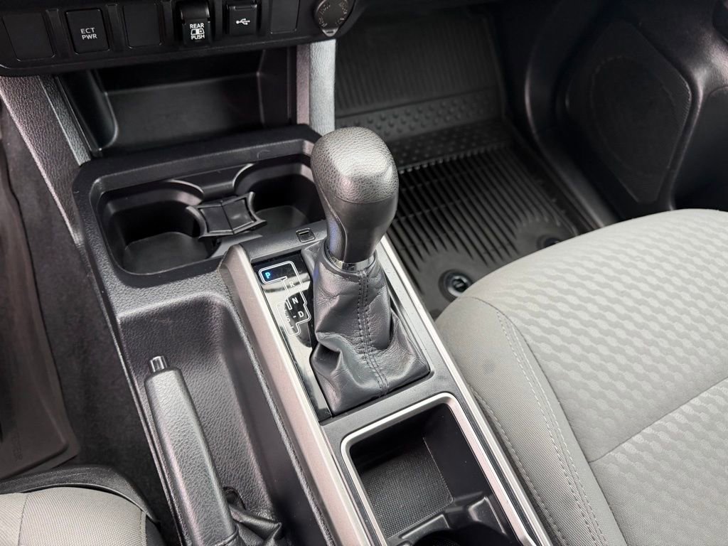 Used 2022 Toyota Tacoma SR5 image 24