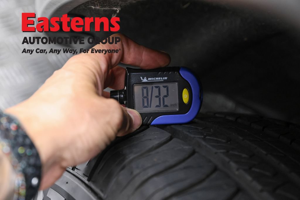Used 2021 Jeep Grand Cherokee Laredo AWD/4WD image 29
