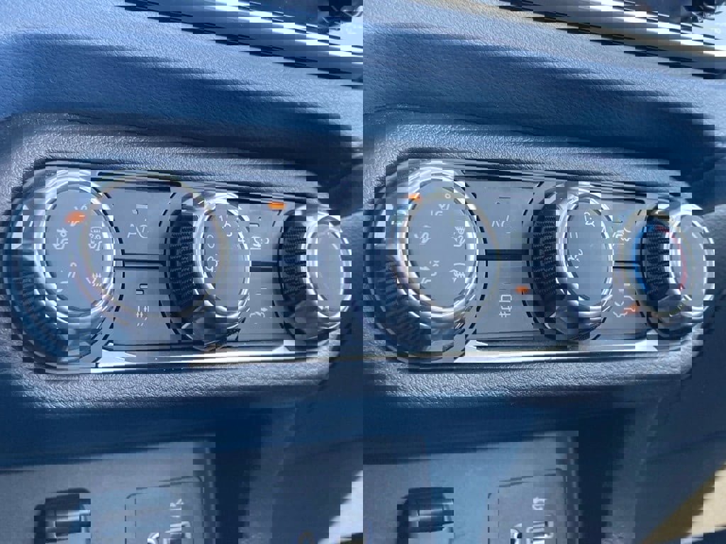 Used 2025 Nissan Versa SV image 22