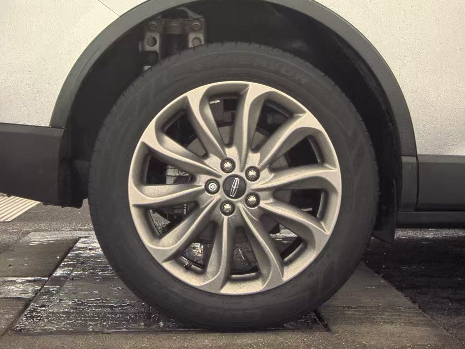 Used 2020 Lincoln Corsair AWD w/ Premium Package image 18