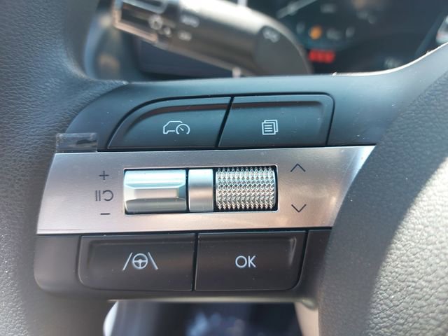 Used 2025 Hyundai Santa Cruz SEL FWD image 17
