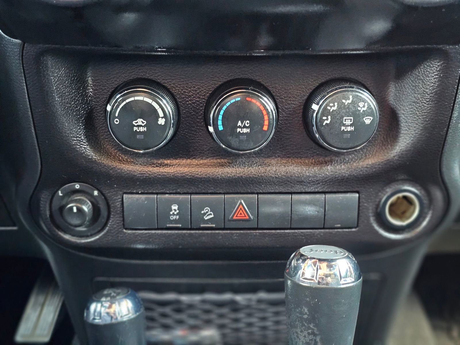 Used 2018 Jeep Wrangler Unlimited Sport S image 15