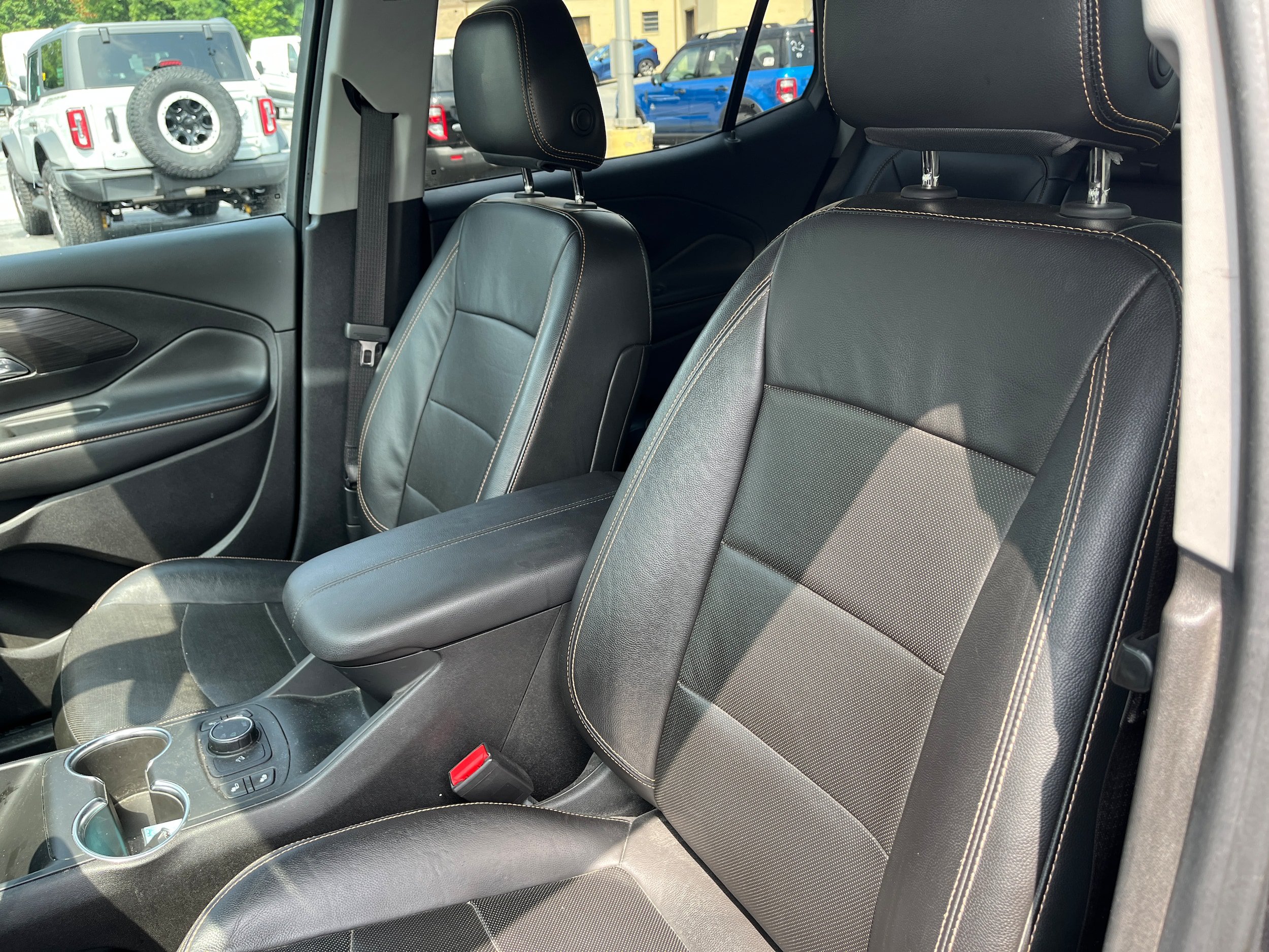 Used 2018 GMC Terrain SLT w/ Preferred Package AWD/4WD image 9