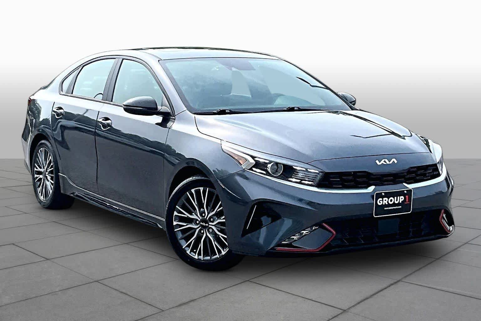 Used 2022 Kia Forte GT-Line w/ GT-Line Premium Package FWD image 3