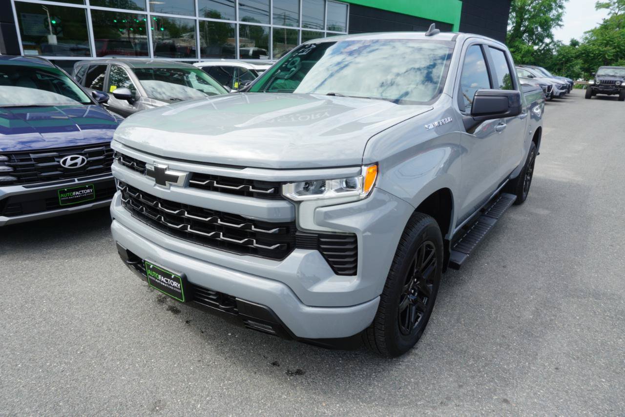 Used 2024 Chevrolet Silverado 1500 RST AWD/4WD image 2