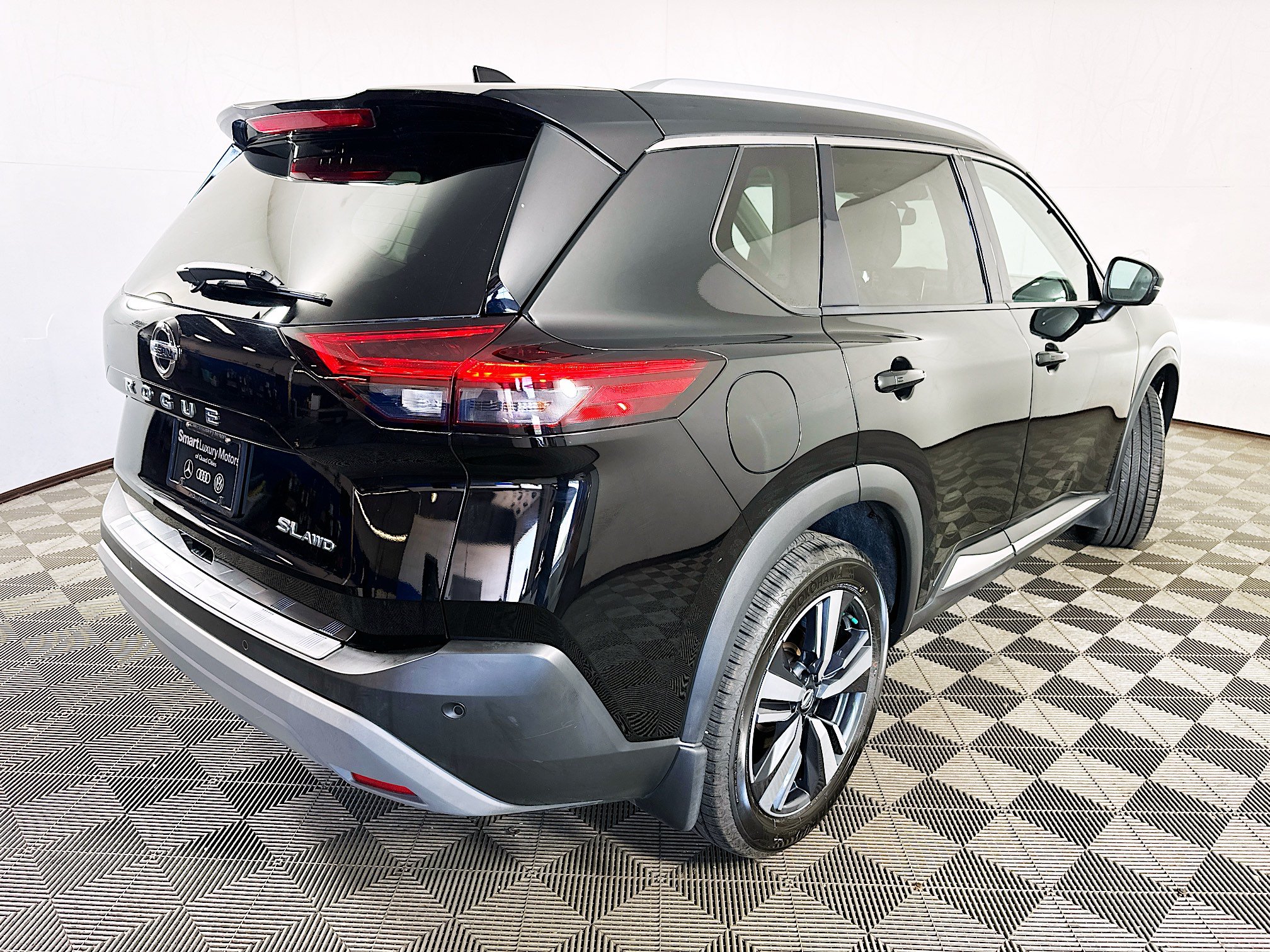 Used 2021 Nissan Rogue SL w/ Premium Package AWD/4WD image 7