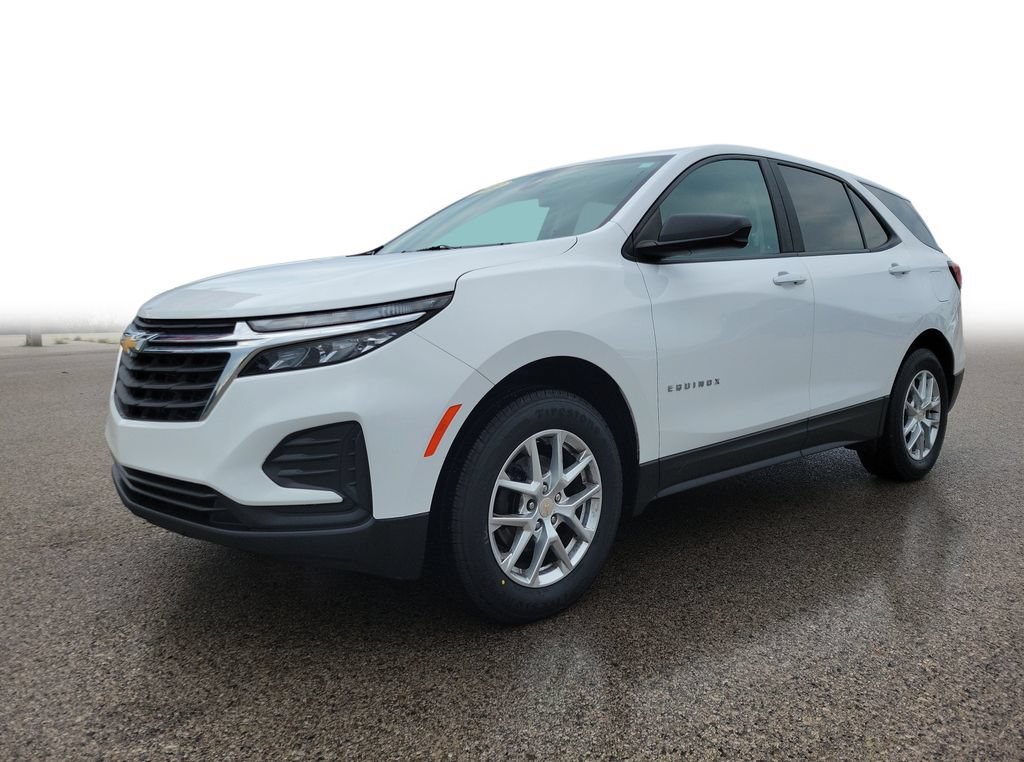 Used 2023 Chevrolet Equinox LS w/ LS Convenience Package AWD/4WD image 2