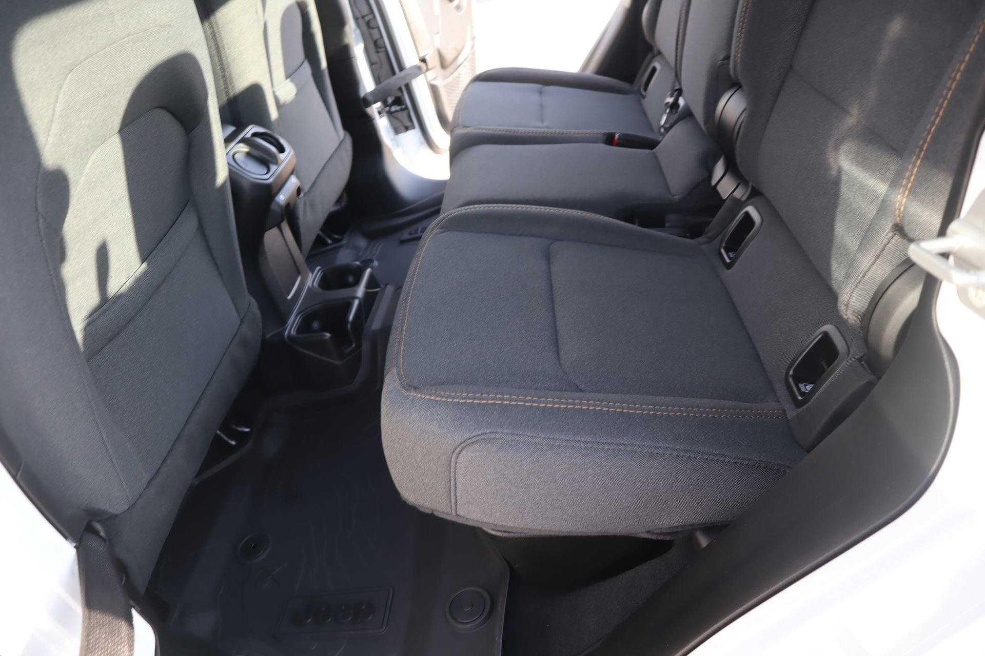 New 2026 Jeep Gladiator Sport AWD/4WD image 11