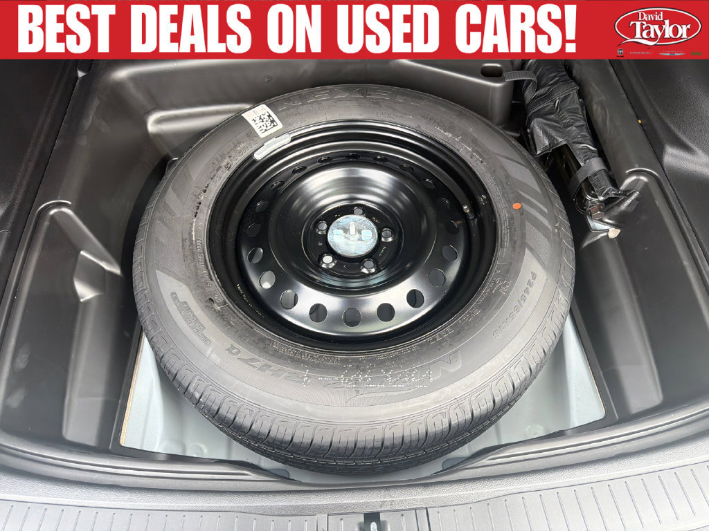 Used 2025 Jeep Grand Cherokee Altitude w/ Trailer Tow Package AWD/4WD image 38