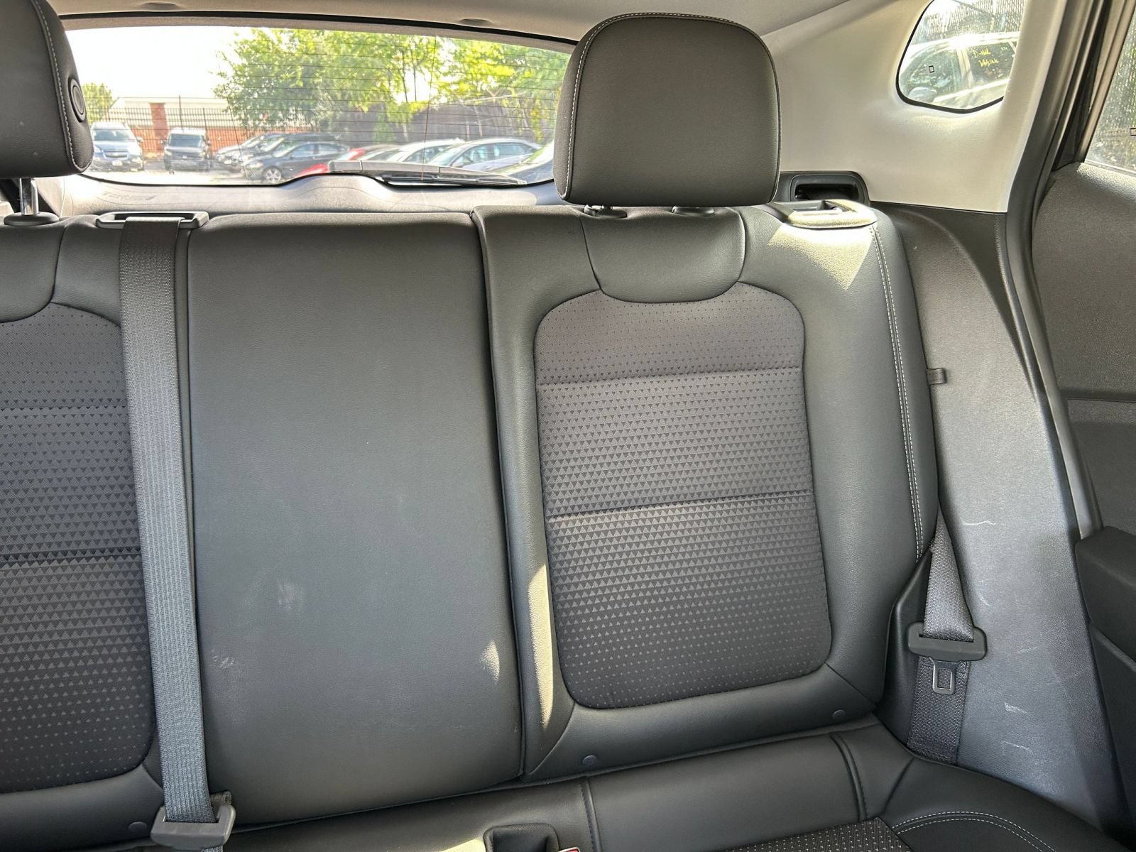 Used 2025 Chevrolet Trax LT w/ LT Convenience Package FWD image 32