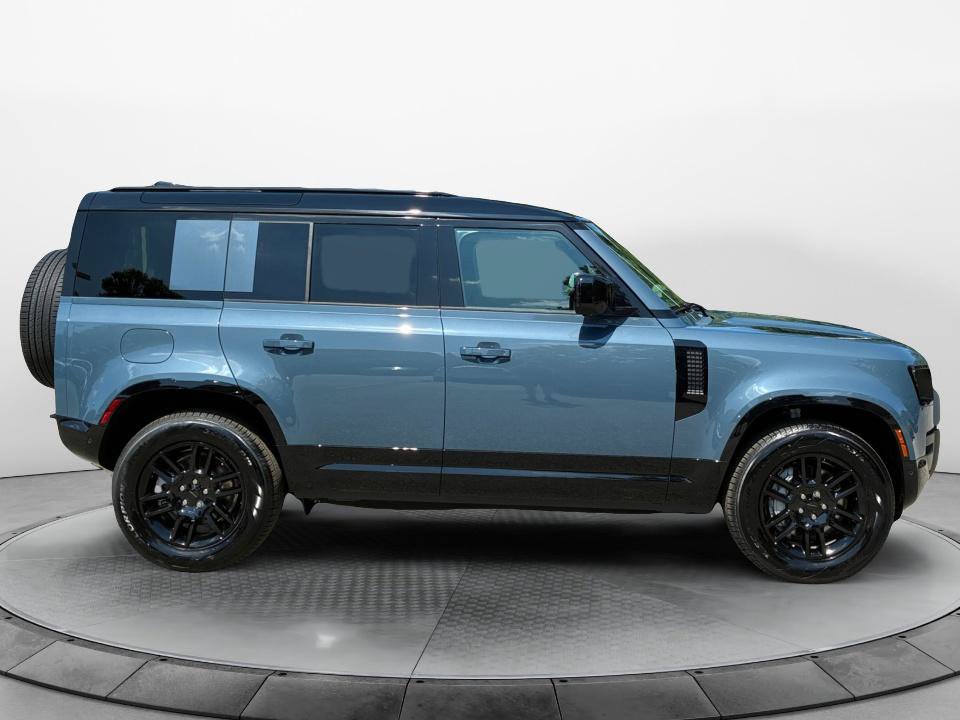 New 2026 Land Rover Defender 110 X-Dynamic SE AWD/4WD image 8