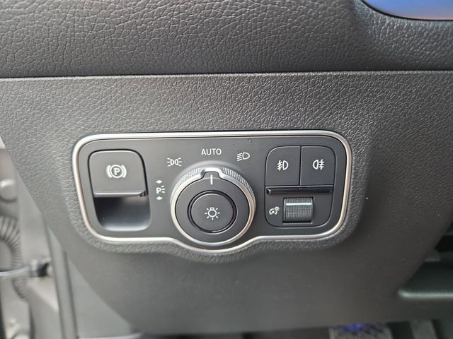 New 2026 Mercedes-Benz GLB 250 4MATIC image 19