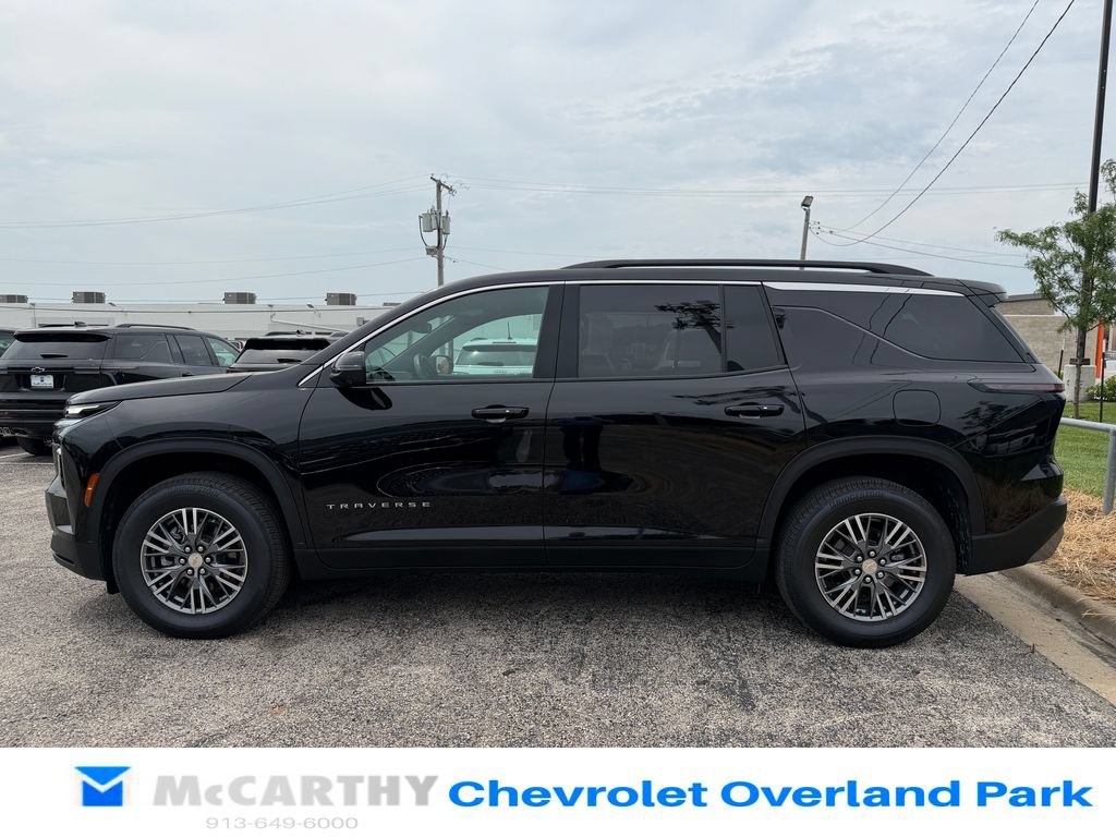 Used 2025 Chevrolet Traverse LT w/ Driver Confidence Package FWD image 6