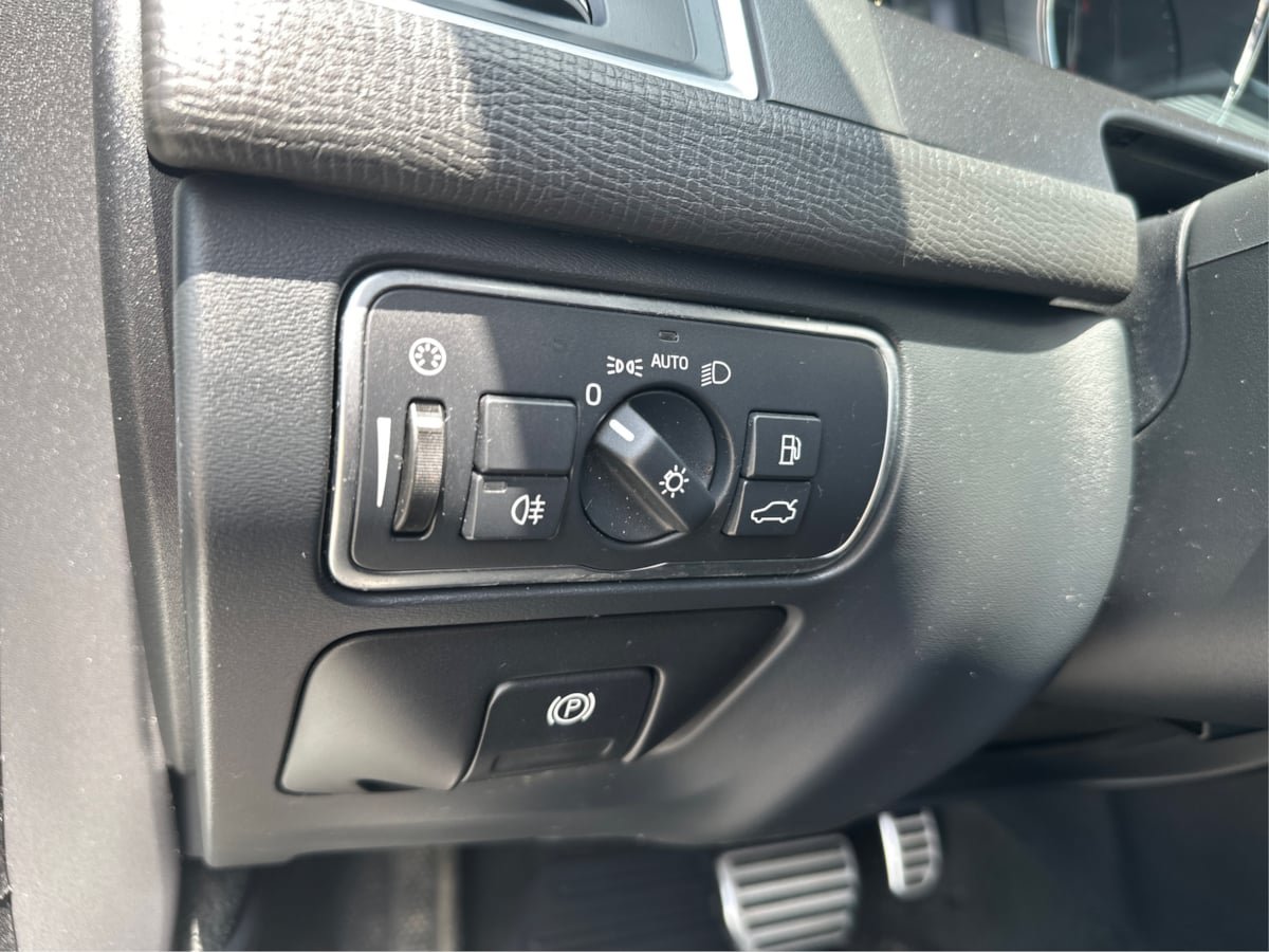 Used 2018 Volvo XC90 T6 Momentum w/ Convenience Package AWD/4WD image 15