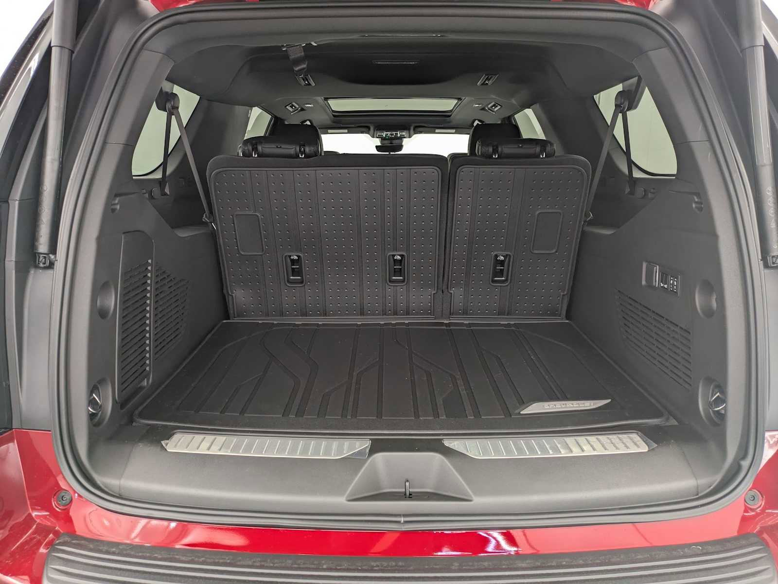 New 2026 Chevrolet Suburban High Country image 33