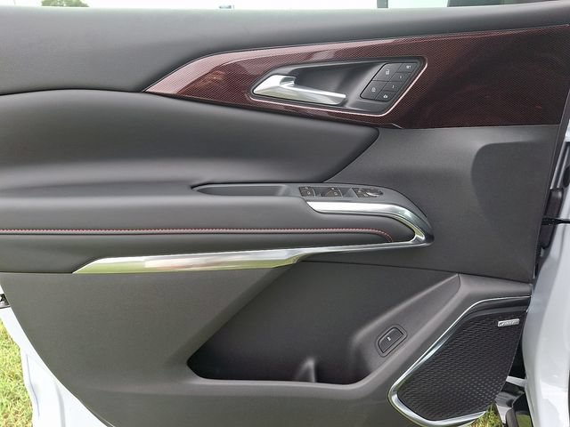 New 2027 Chevrolet Traverse RS w/ LPO, Floor Liner Package AWD/4WD image 9