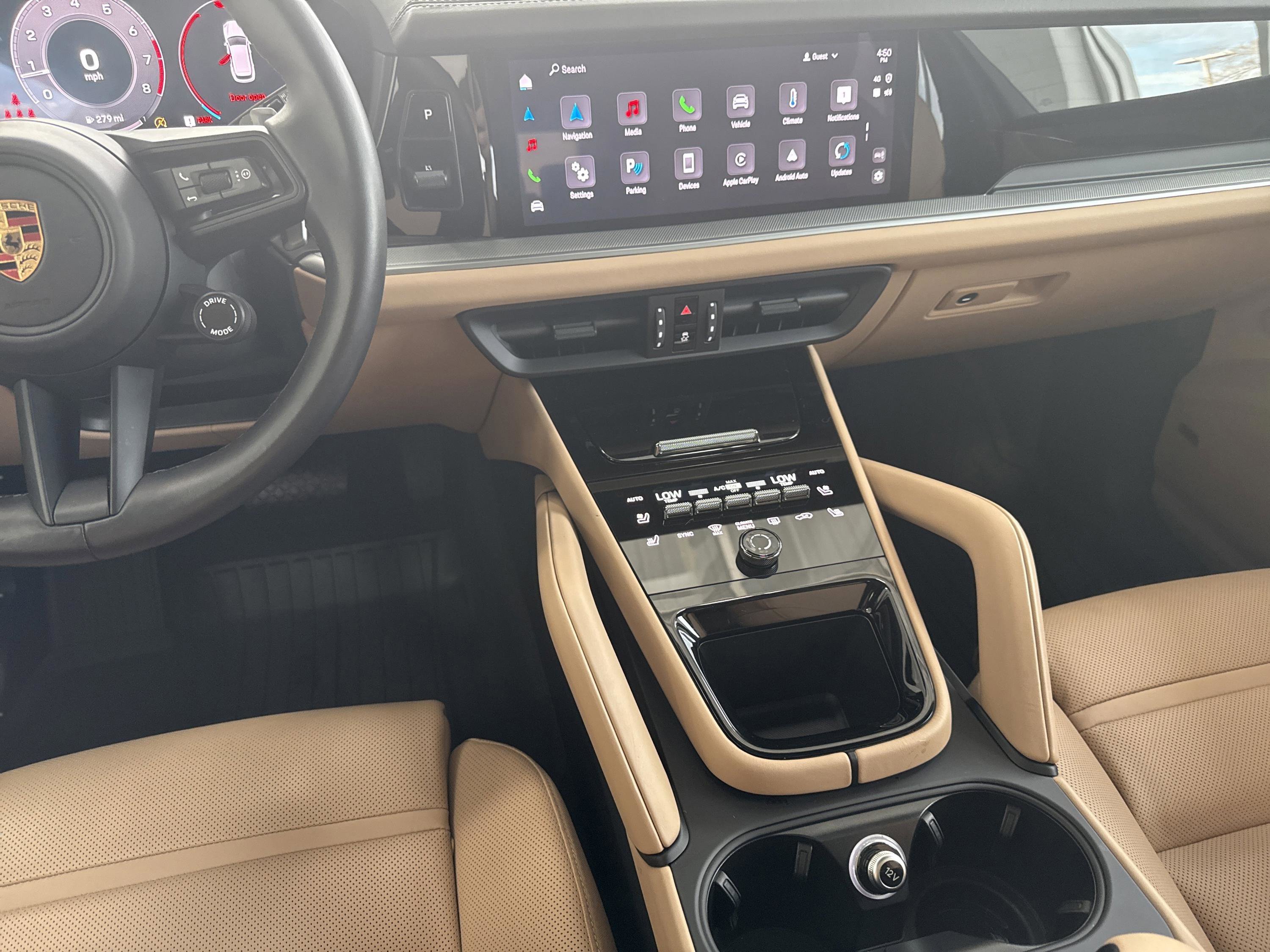 Used 2024 Porsche Cayenne image 44