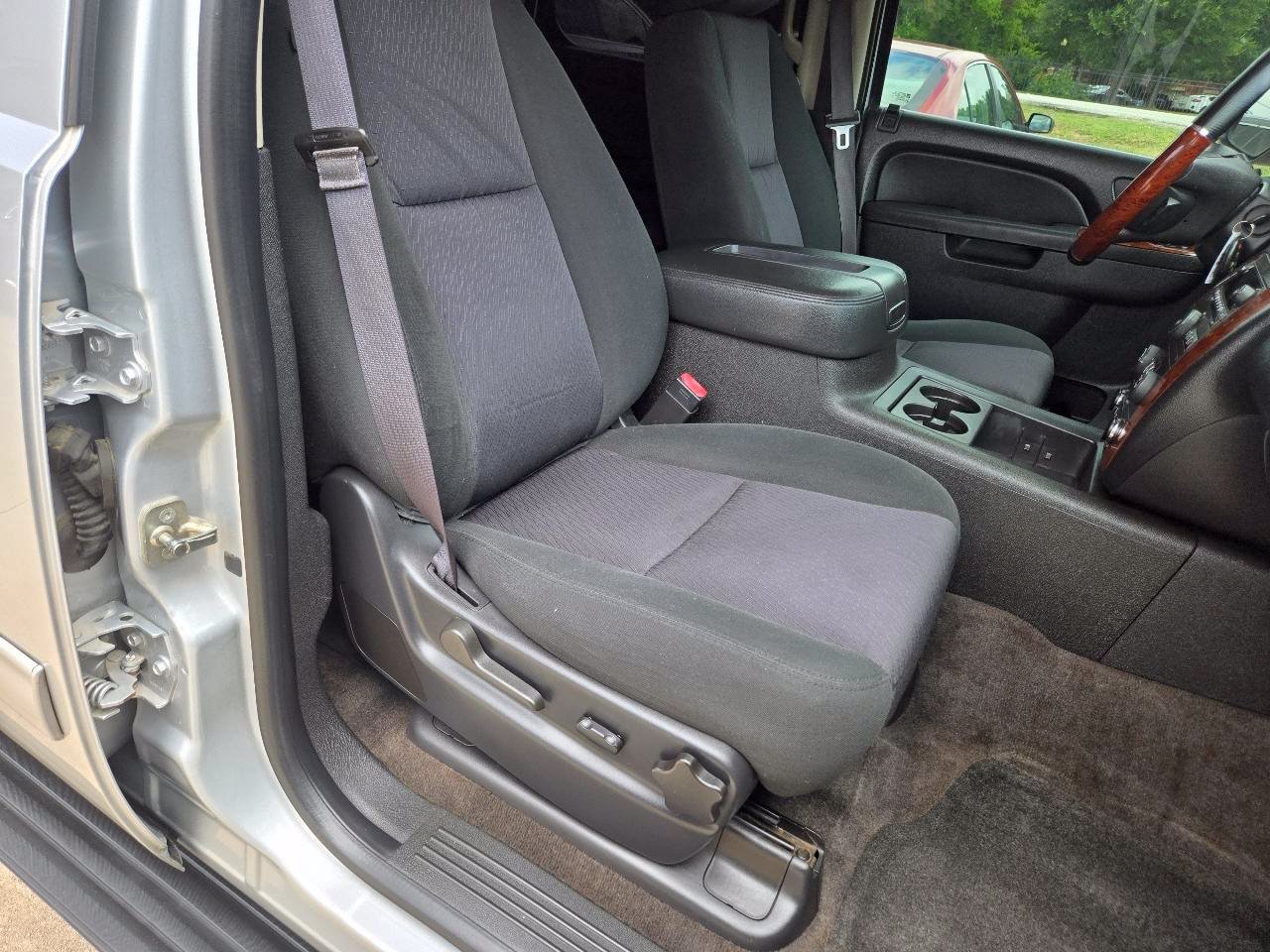 Used 2014 Chevrolet Tahoe LS RWD image 14