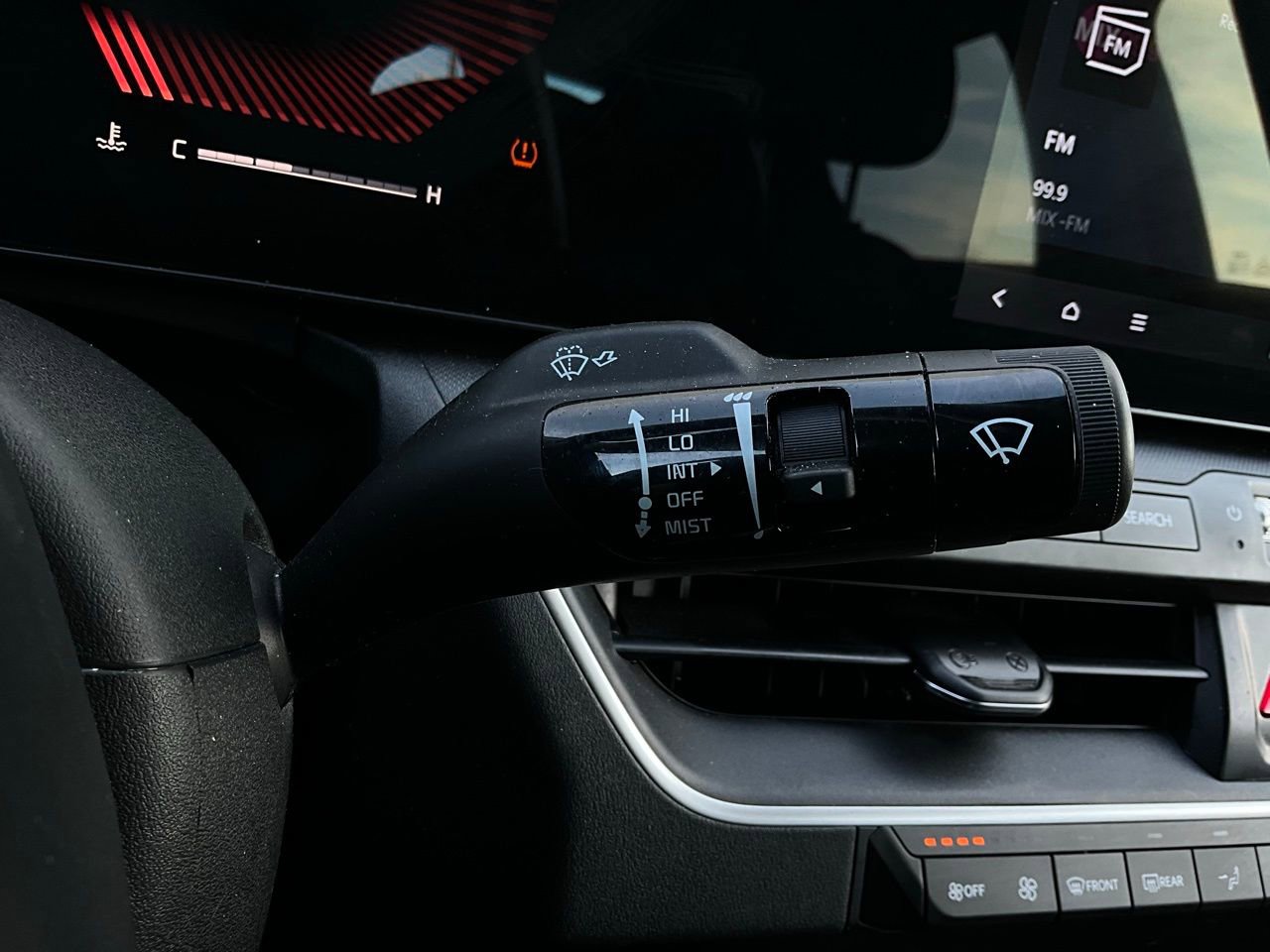 Used 2025 Kia K4 LXS image 36