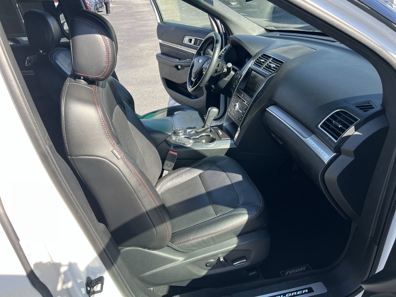 Used 2016 Ford Explorer Sport AWD/4WD image 34