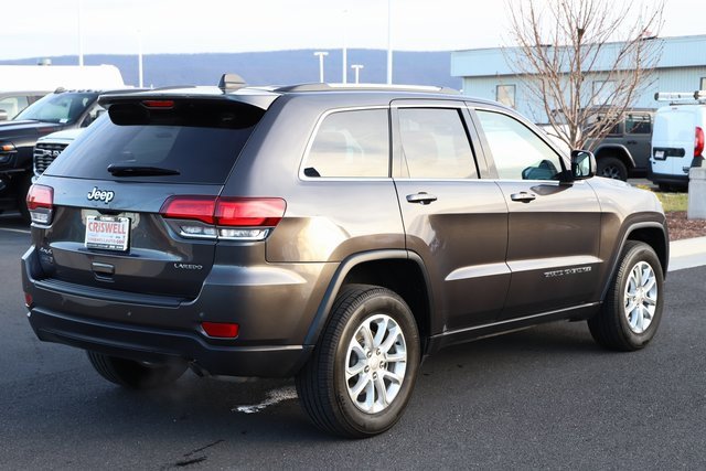 Used 2021 Jeep Grand Cherokee Laredo image 5