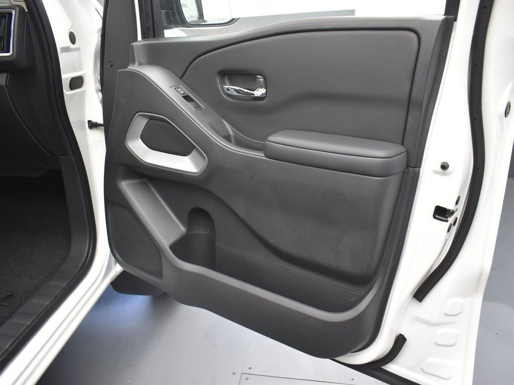 New 2025 Nissan Frontier SV w/ SV Convenience Package image 25