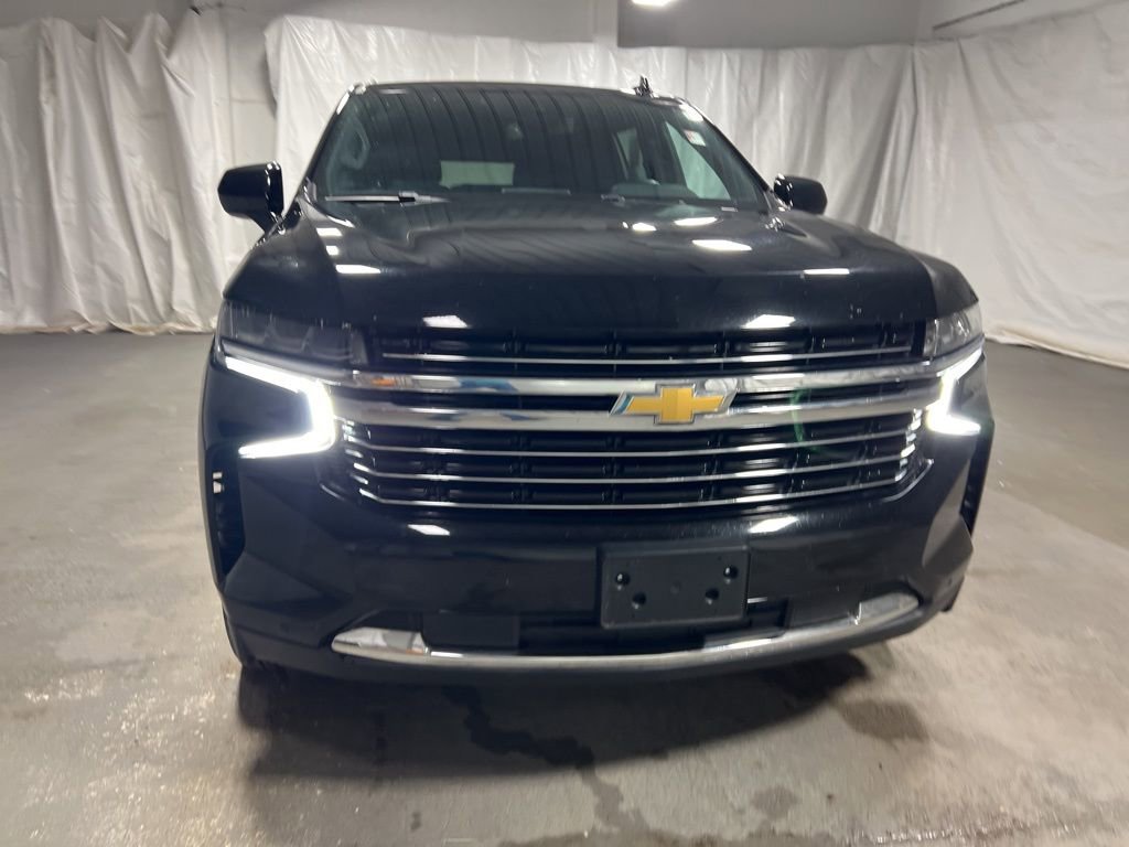 Used 2024 Chevrolet Suburban LT image 2