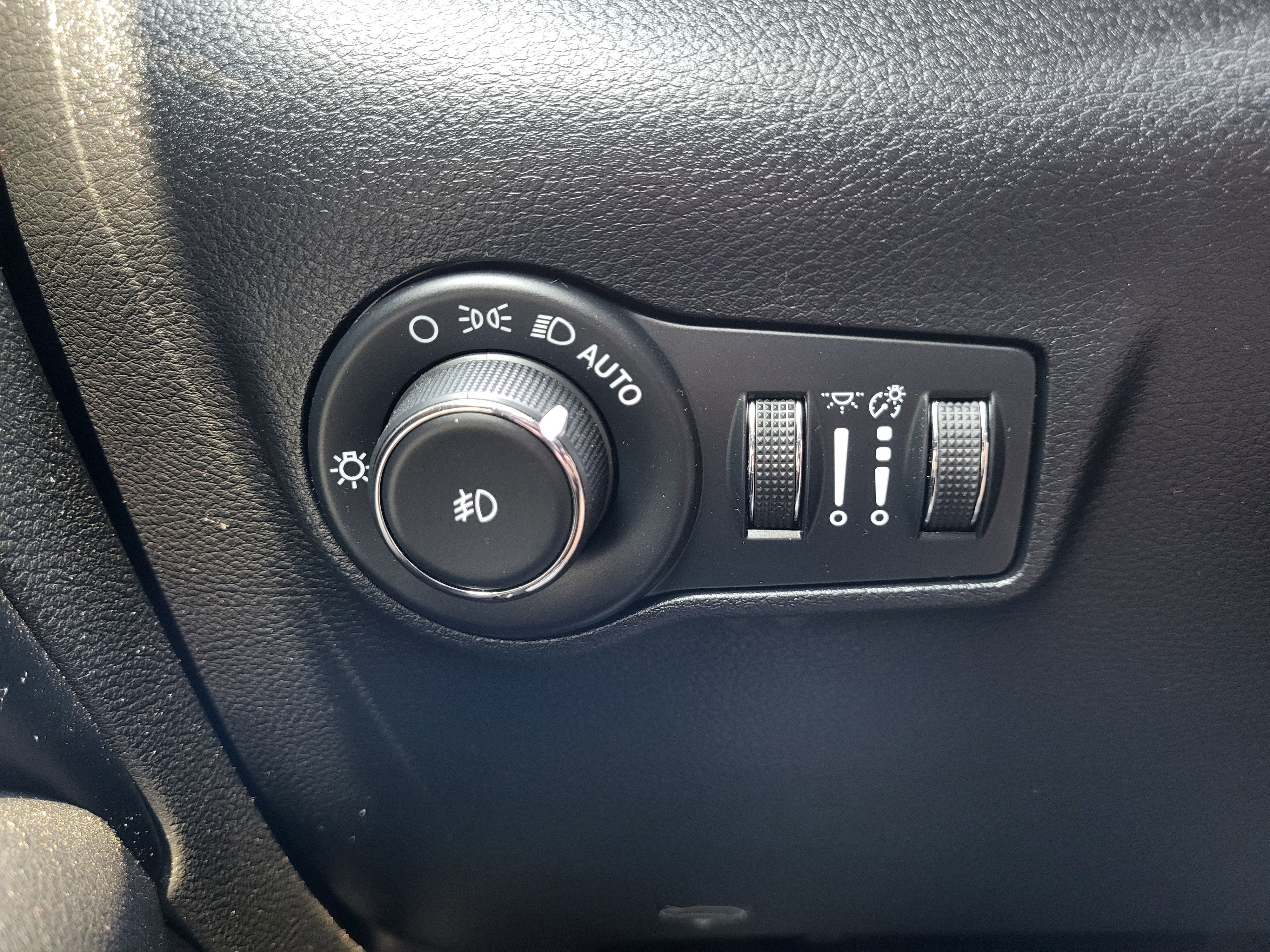 Used 2022 Jeep Compass Trailhawk w/ Trailhawk Convenience Group AWD/4WD image 22