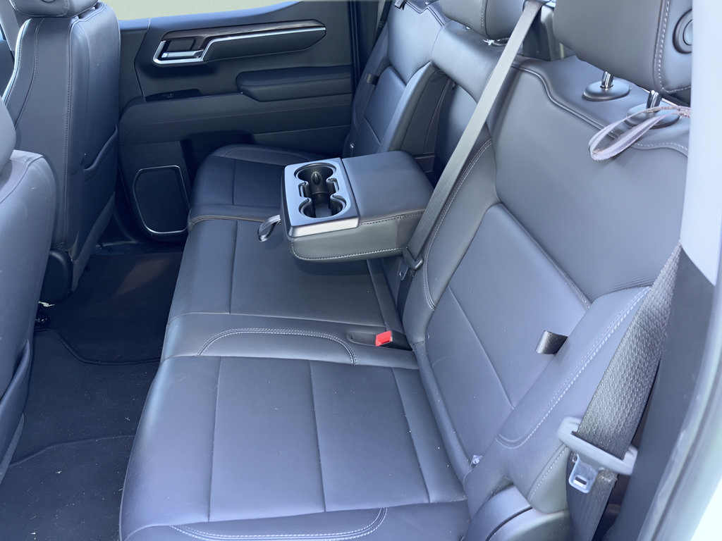 Used 2025 GMC Sierra 1500 SLT AWD/4WD image 33